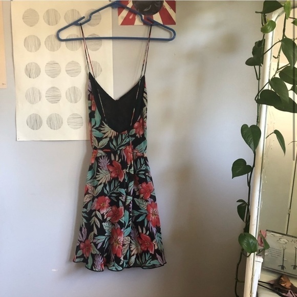 Forever 21 NWT Floral Hawaiian Mini Summer Dress - Picture 2 of 5